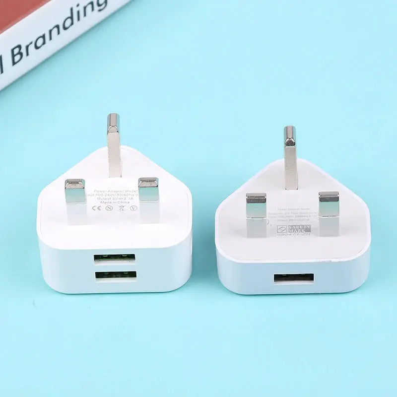 Universal UK Plug 3 Pin Wall Charger Adapter With 1/2 USB Ports Charging For Iphone 11 For Huawei Charging Charger Cloud Core